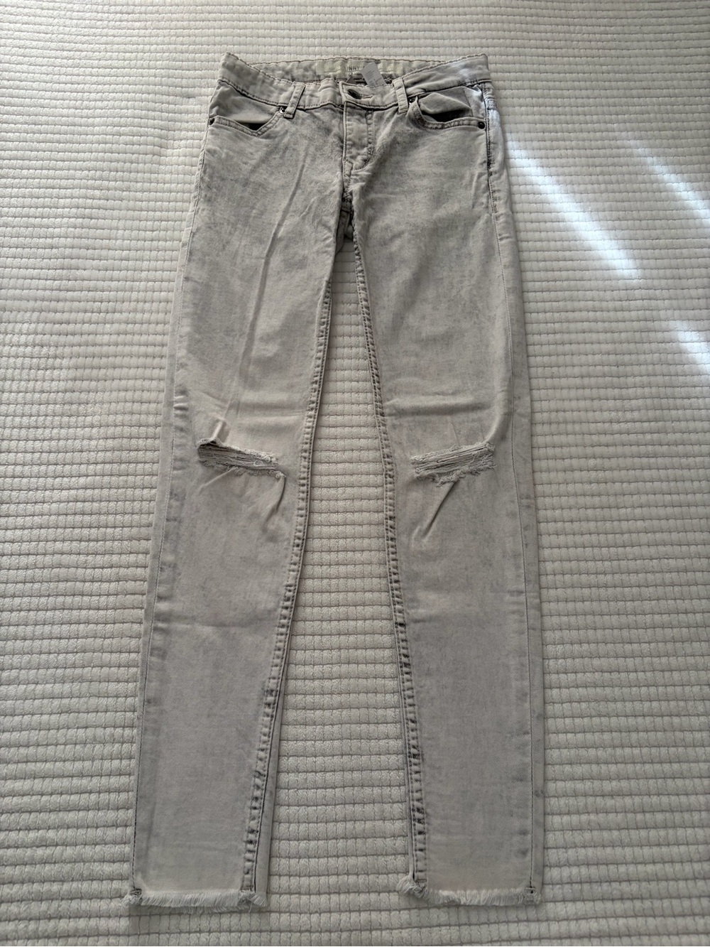 H&M Skinny Ankle Ripped Jeans US 2